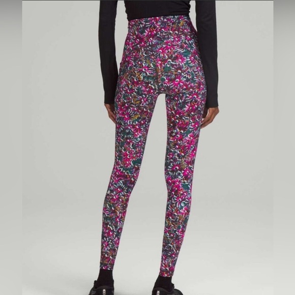 Lululemon Swift Speed High-Rise Tight 28"
Floral Electric Multi - Picture 3 of 3